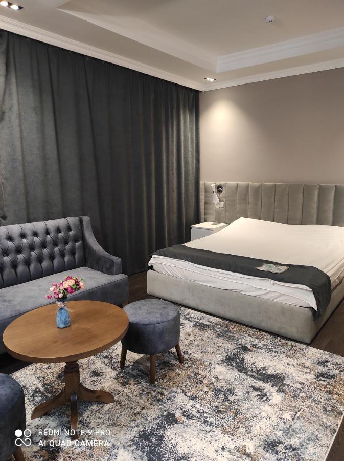 Жомарт Hotel Aktöbe Kültér fotó