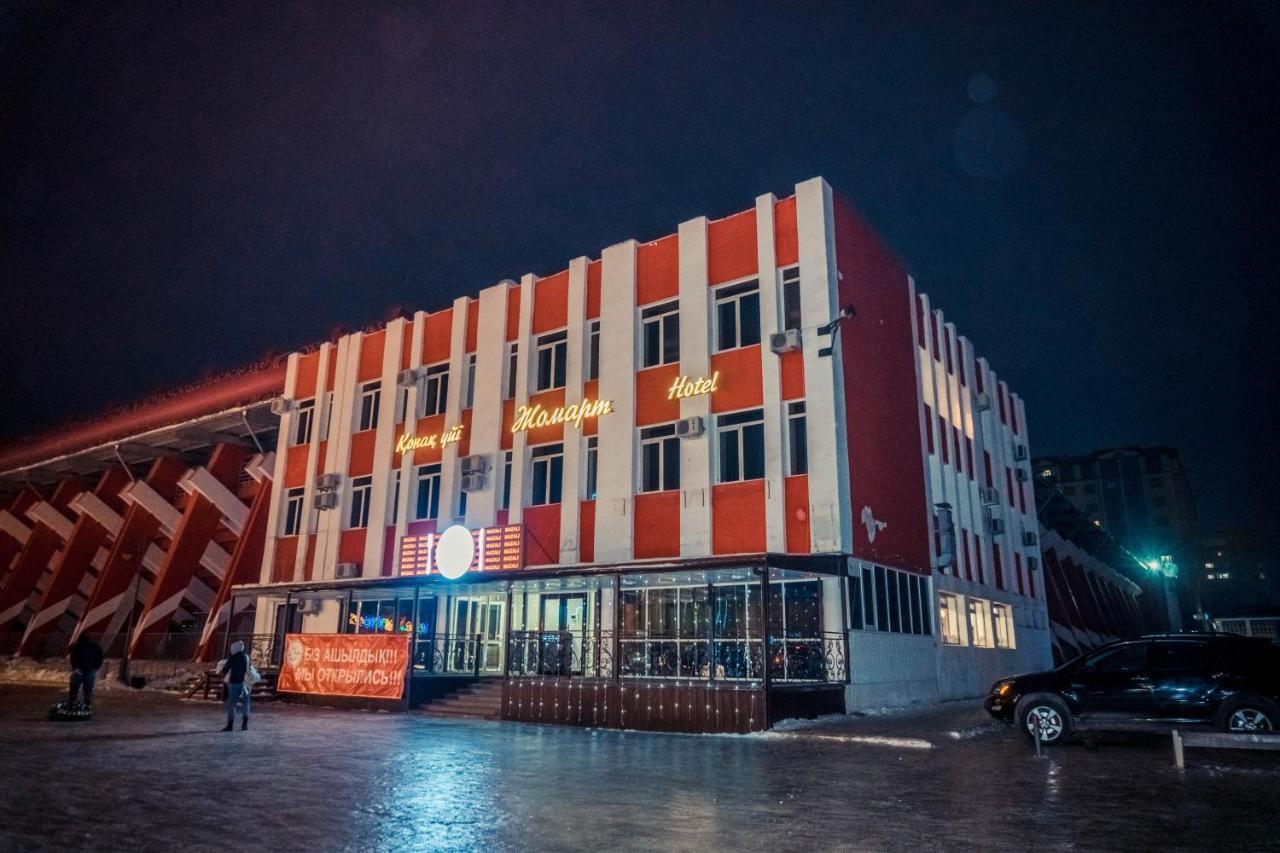 Жомарт Hotel Aktöbe Kültér fotó