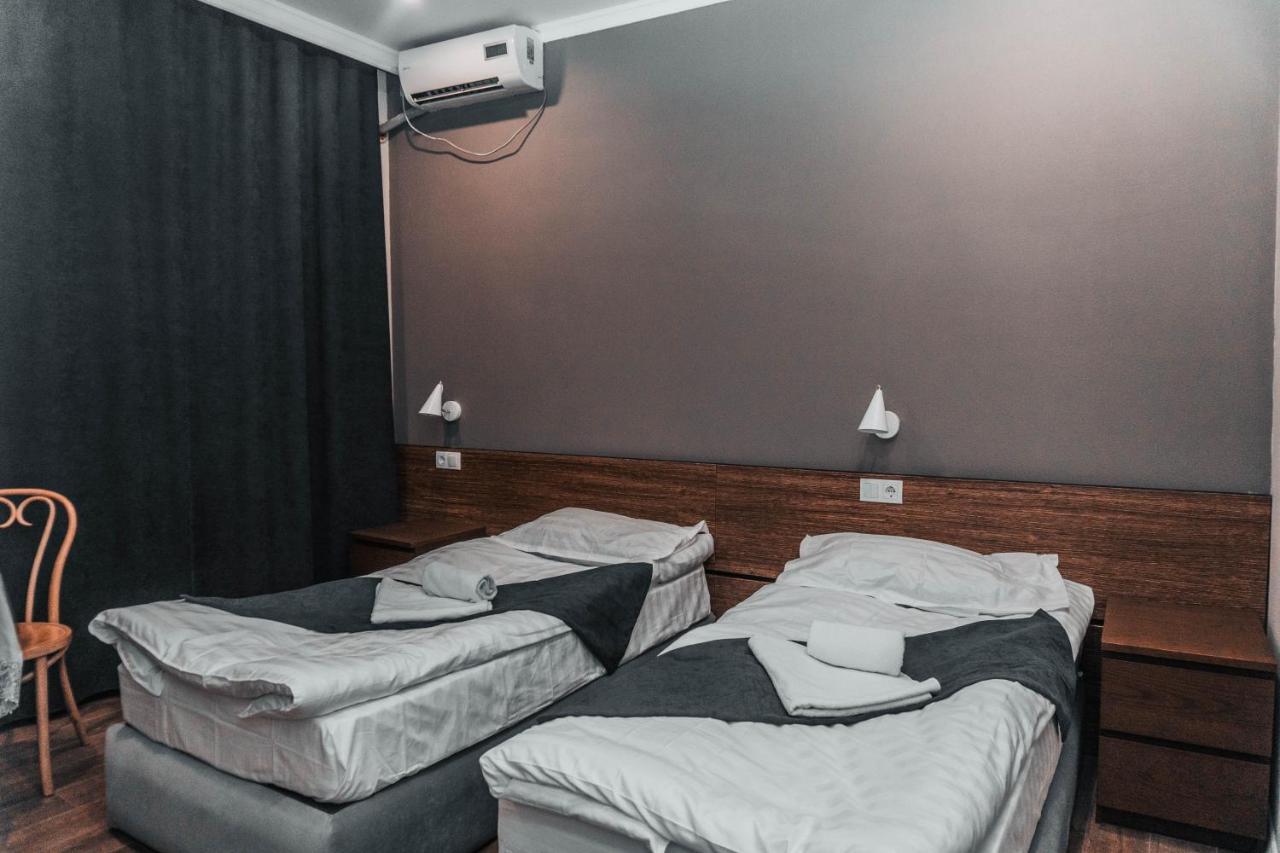 Жомарт Hotel Aktöbe Kültér fotó